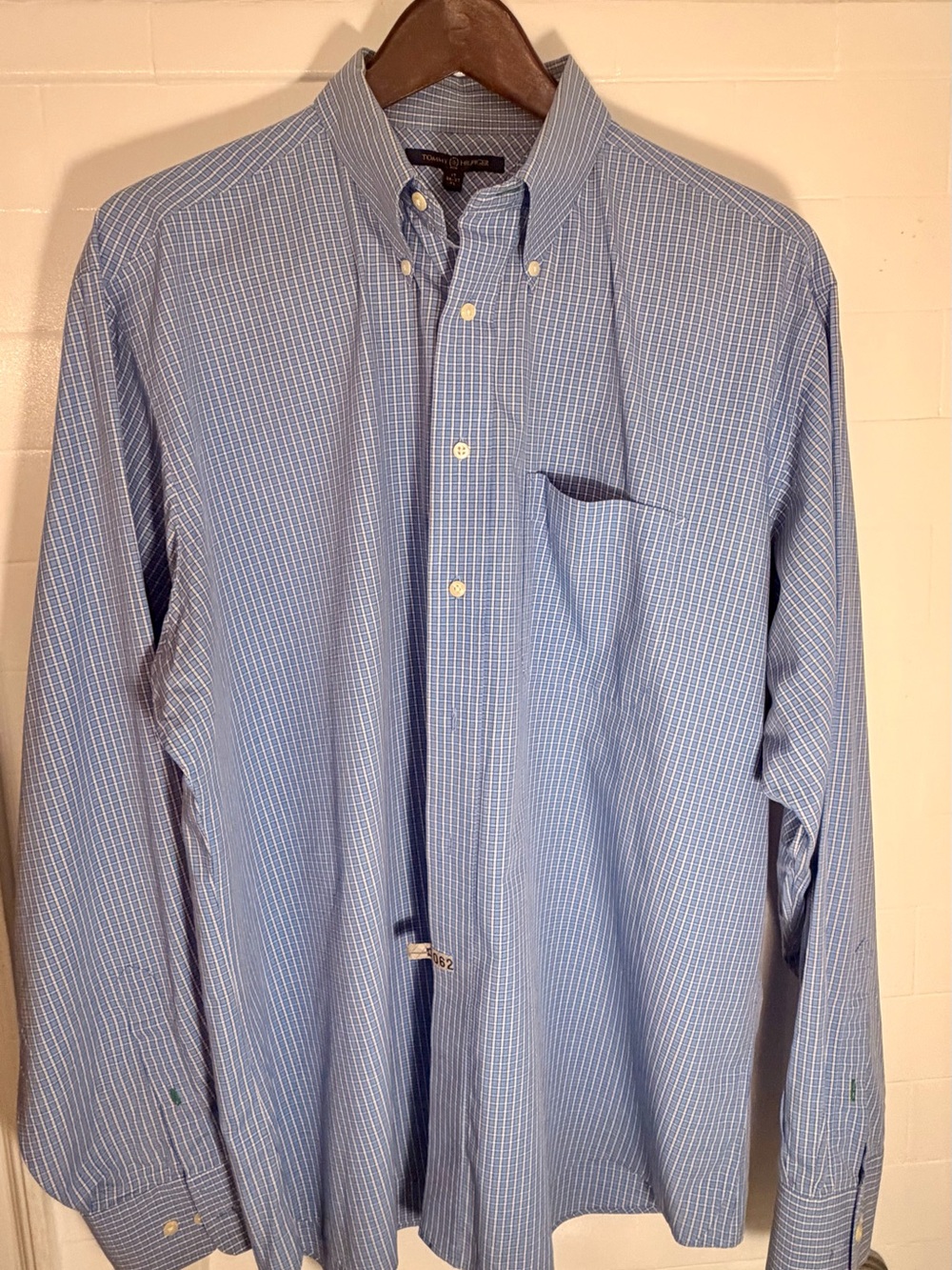 Tommy Hilfiger Men’s XL Blue Check Button Down Dress Shirt 17-17½ 36-37